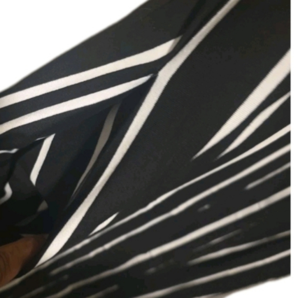 Women's Summer Sleeveless Black&White Striped Flowy Casual Maxi  with Pockets - Picture 4 of 5